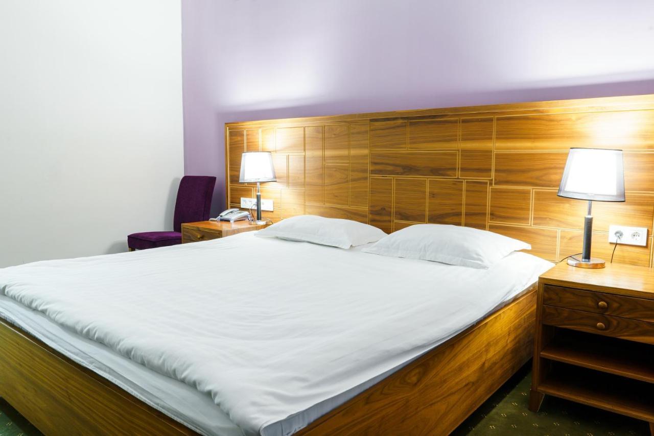 Hotel The Square Astana Zewnętrze zdjęcie